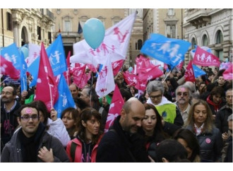 Quattromila "fantasmi" a Roma
La censura gay è già realtà